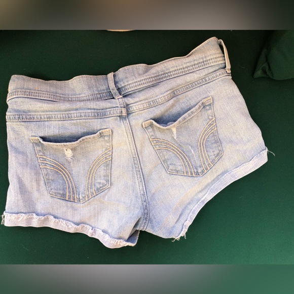 Hollister Daisy Dukes - Picture 2 of 2